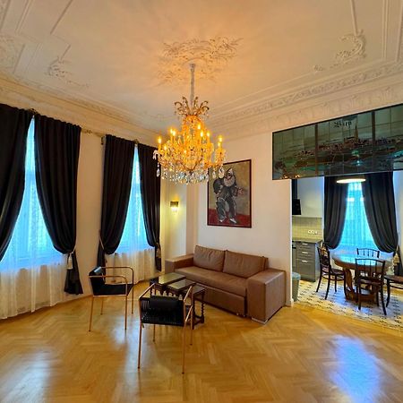 7th HEAVEN Vienna Center Apartments Buitenkant foto