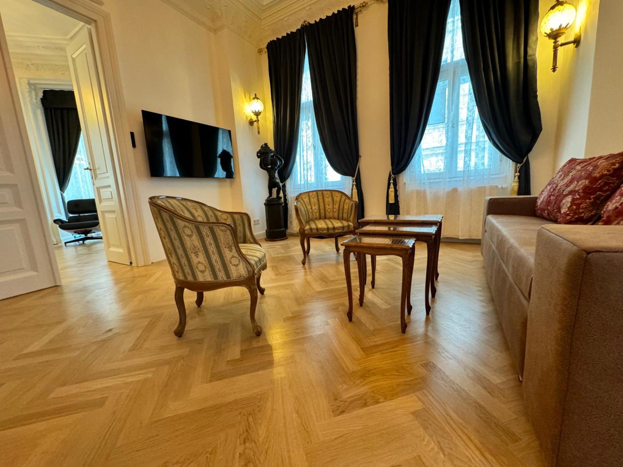 7th HEAVEN Vienna Center Apartments Buitenkant foto