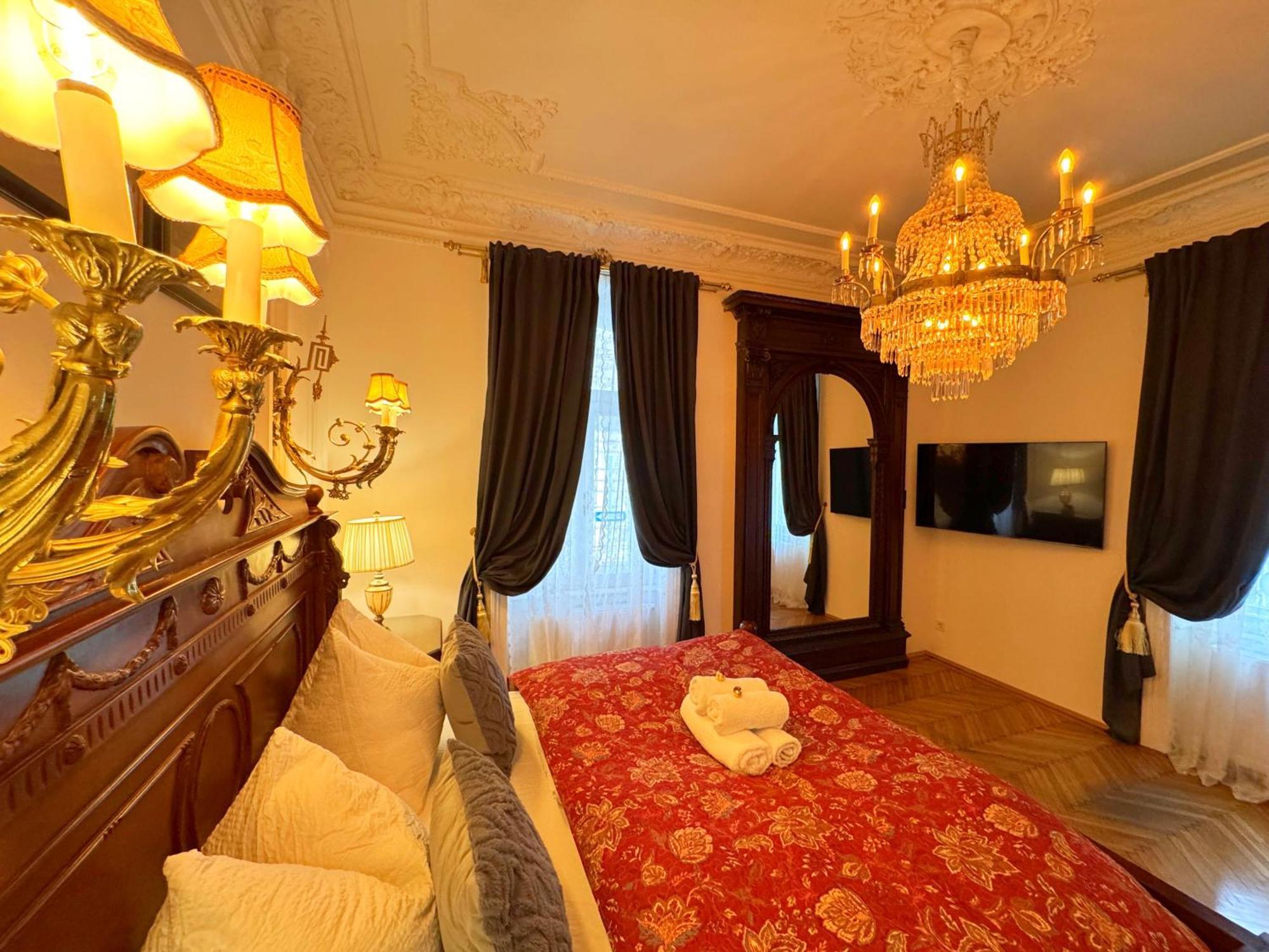 7th HEAVEN Vienna Center Apartments Buitenkant foto