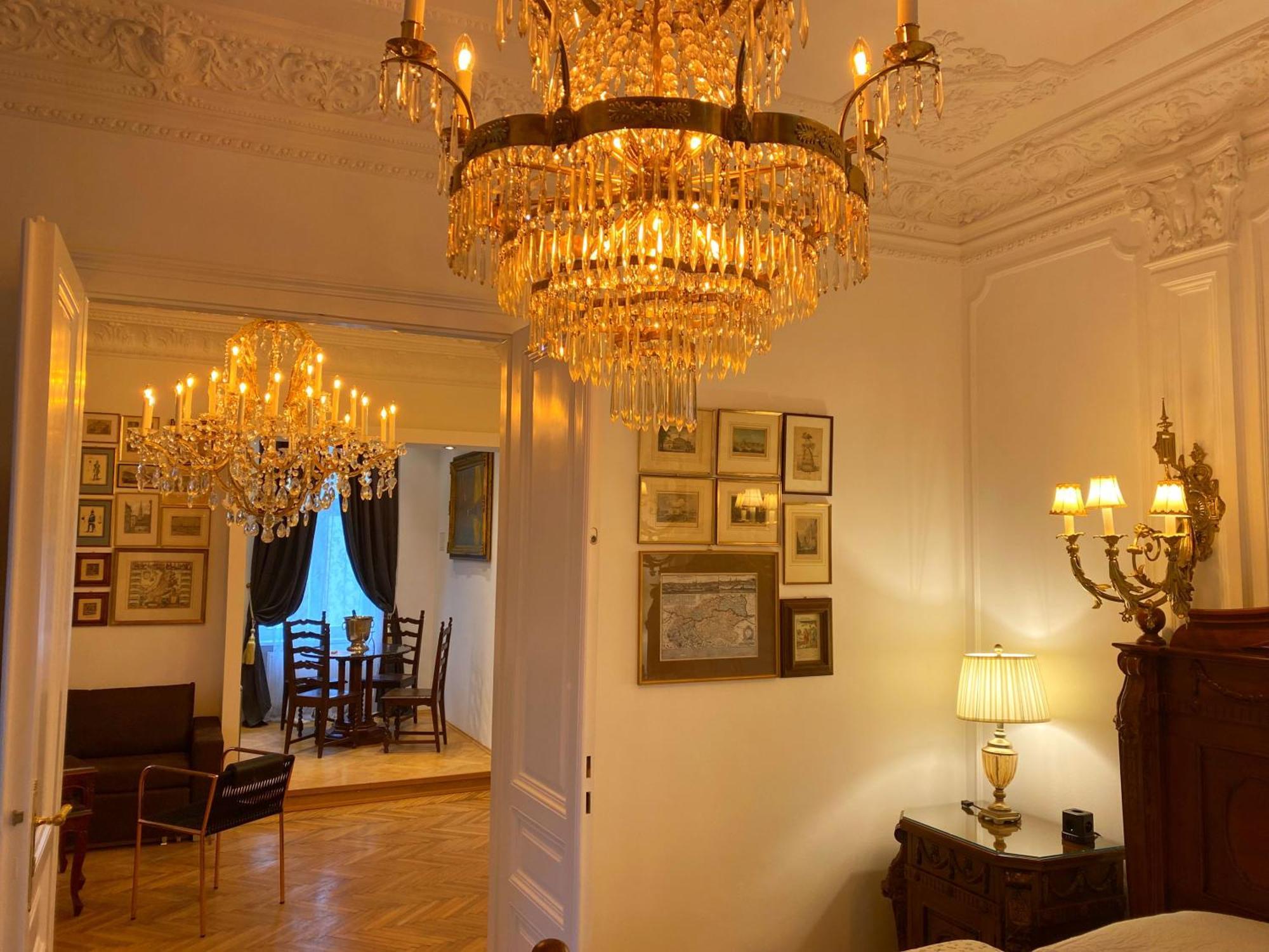 7th HEAVEN Vienna Center Apartments Buitenkant foto
