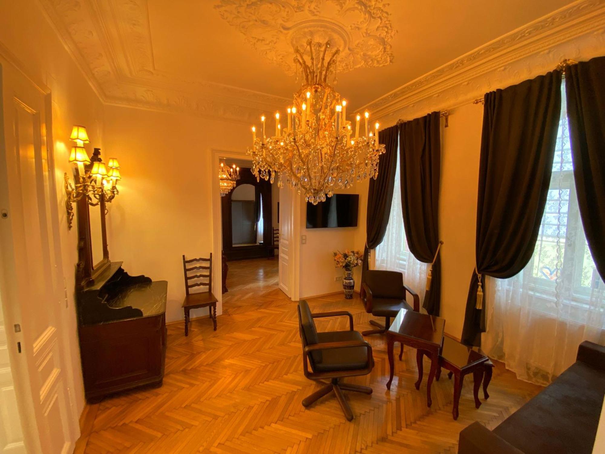 7th HEAVEN Vienna Center Apartments Buitenkant foto