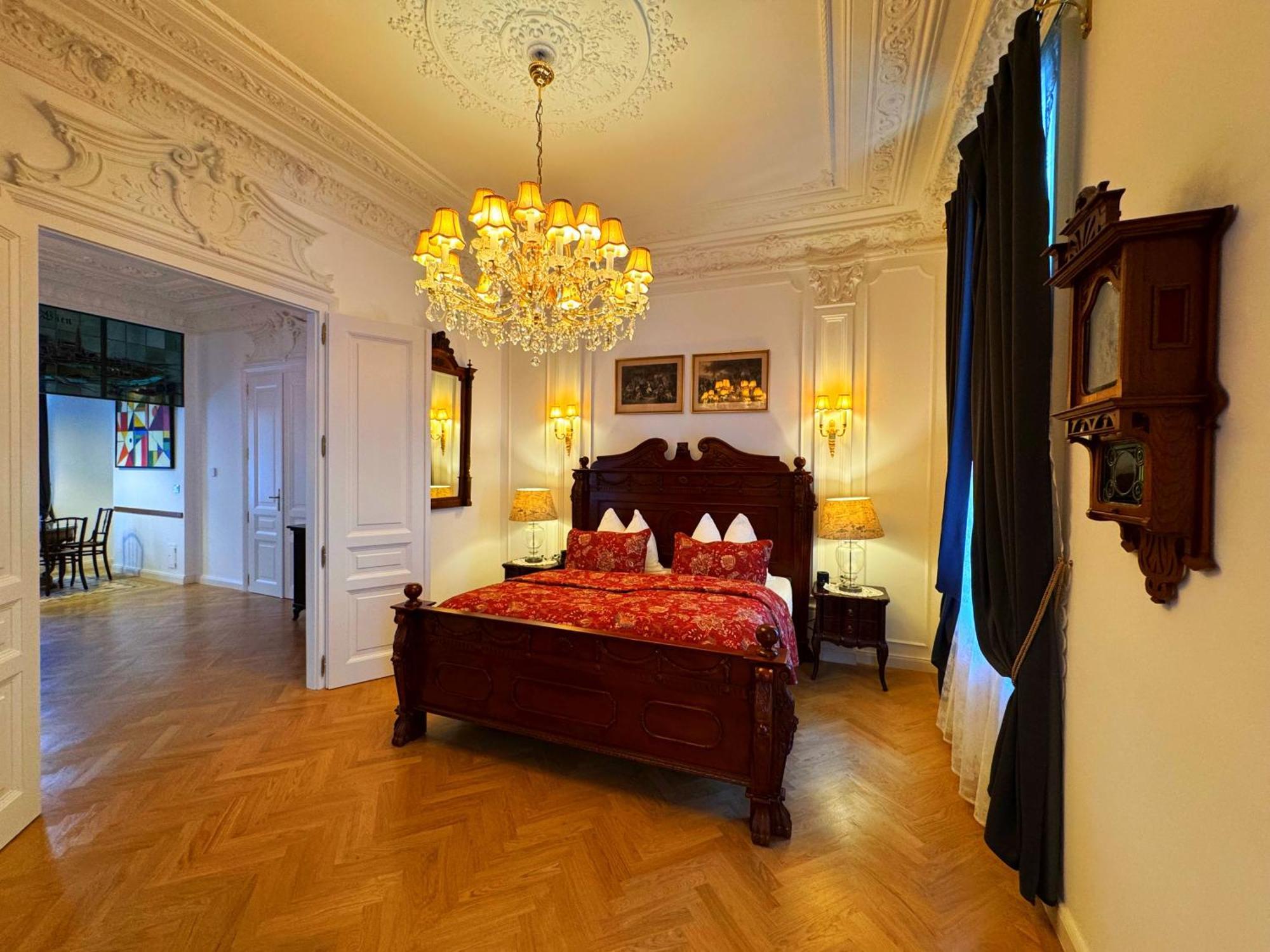 7th HEAVEN Vienna Center Apartments Buitenkant foto