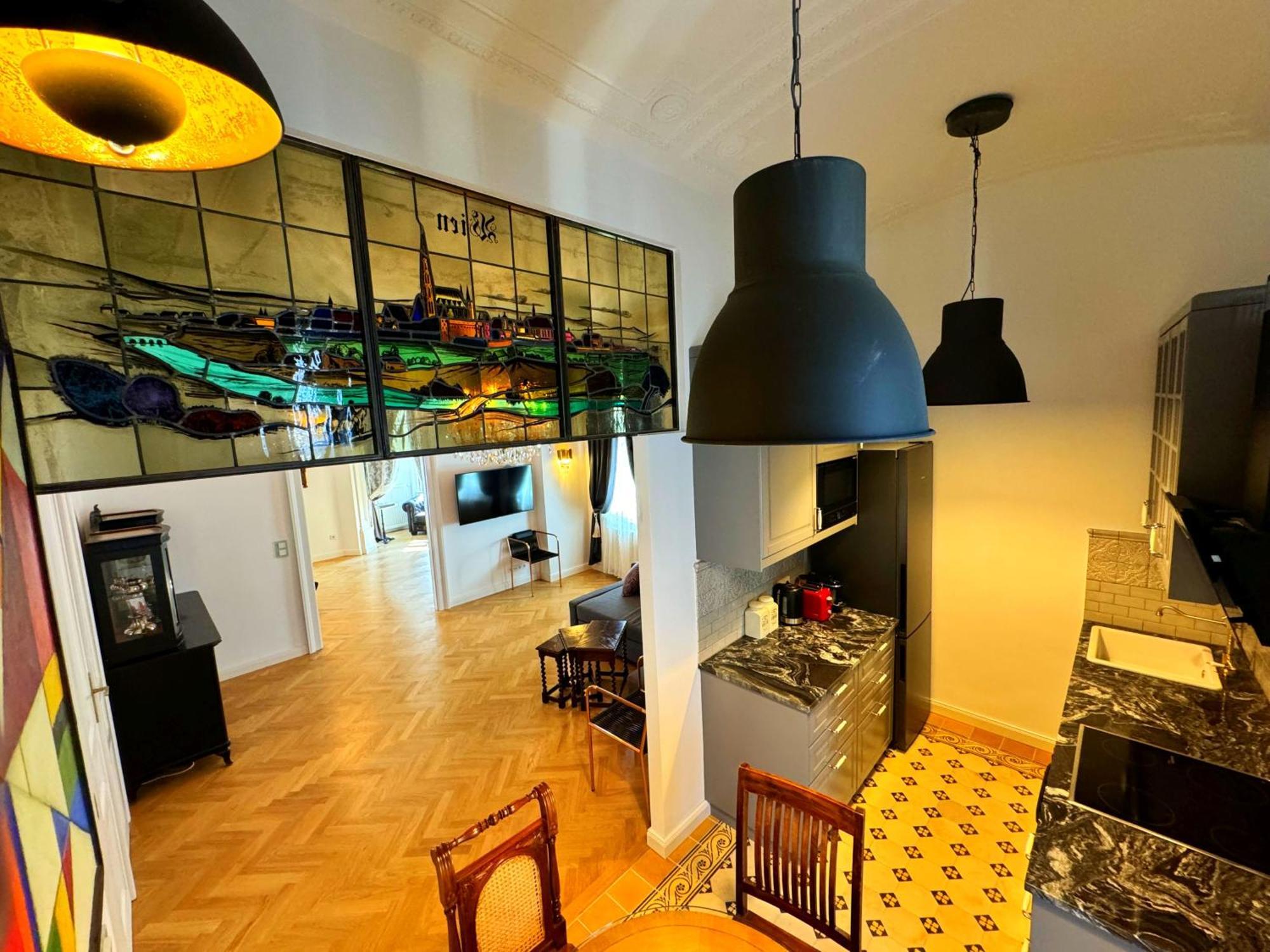 7th HEAVEN Vienna Center Apartments Buitenkant foto